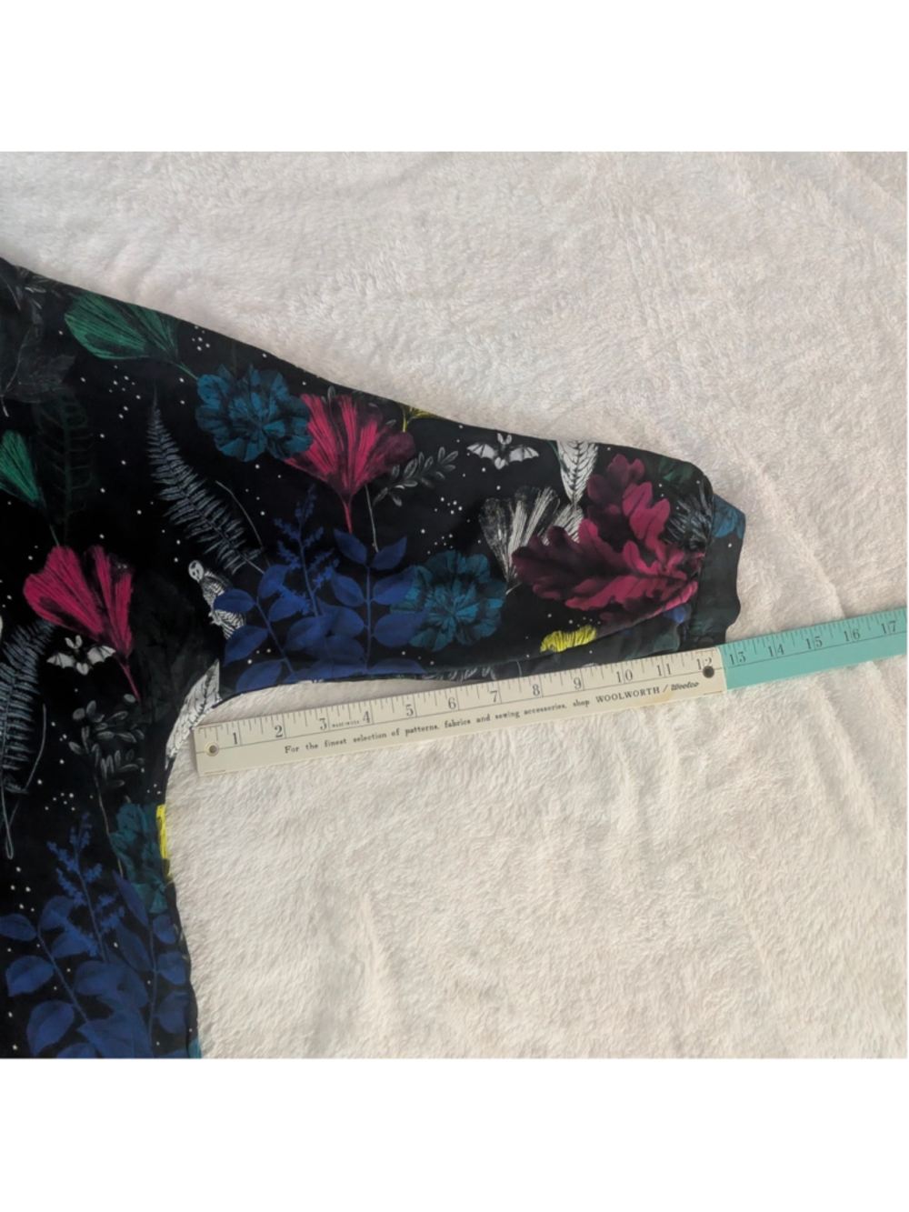Vilagallo Silk Stretch V-Neck Blouse Dark Botanical Celestial Bat Print Top - 38 - Picture 9 of 11